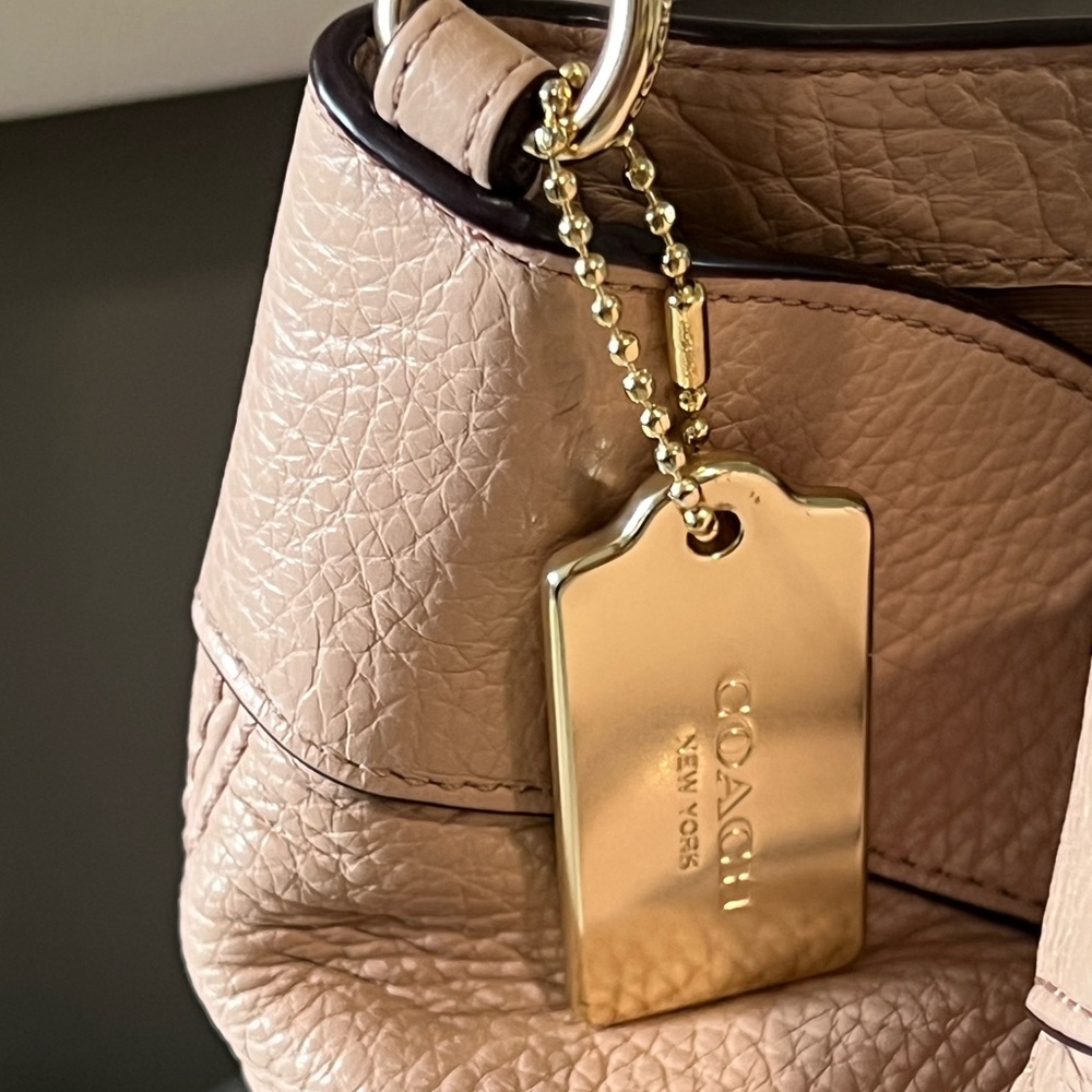Coach Tan and Gold Shoulder Bag with Signature Design - Picture 5 of 16